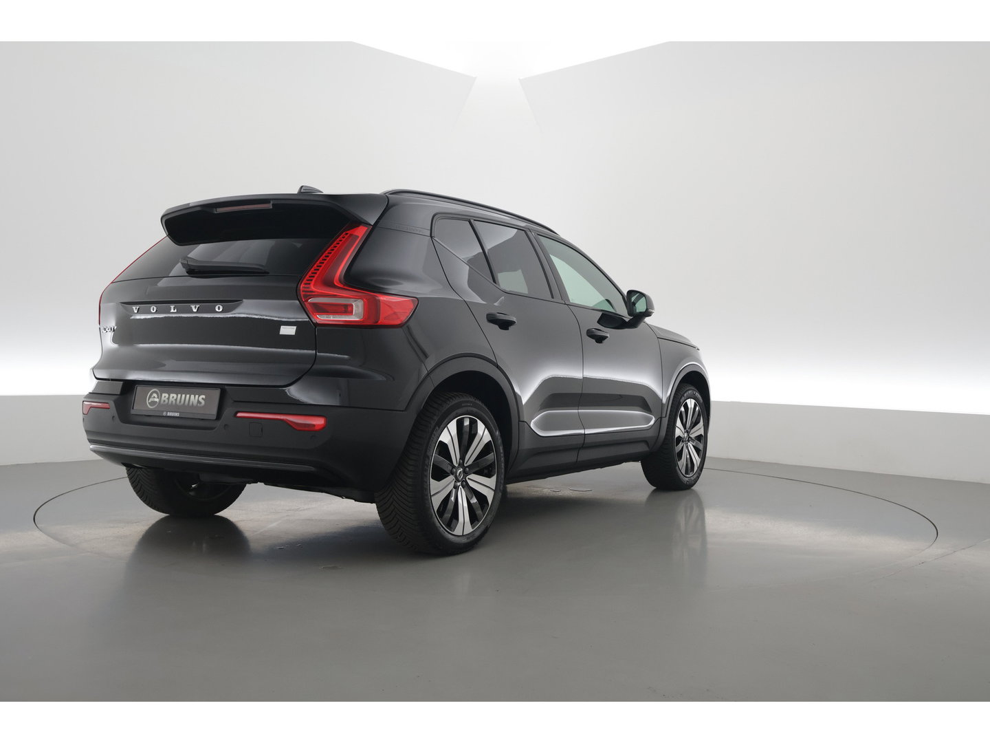 Volvo XC40 Recharge Core 70 kWh | SOH 94% | Warmte pomp | Camera | Stoel + Stuurverw. | Google |