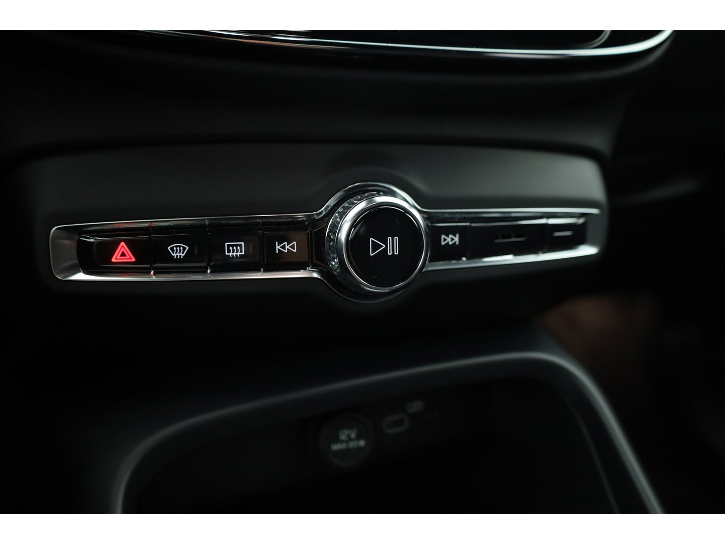 Volvo XC40 Recharge Core 70 kWh | SOH 94% | Warmte pomp | Camera | Stoel + Stuurverw. | Google |