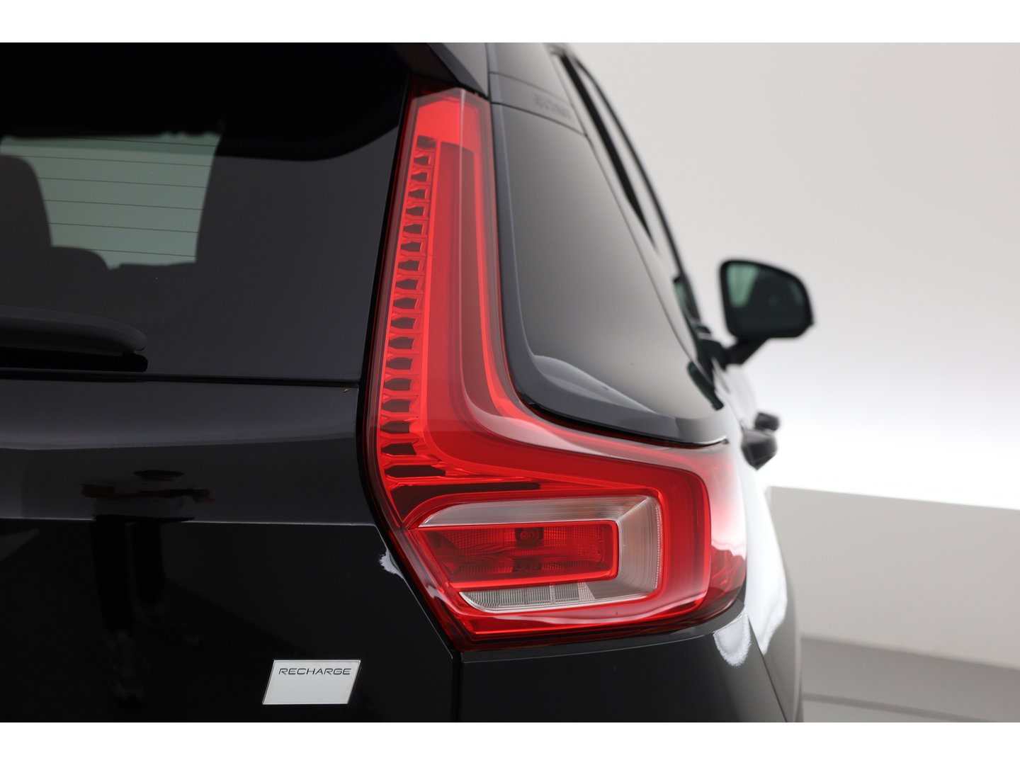 Volvo XC40 Recharge Core 70 kWh | SOH 94% | Warmte pomp | Camera | Stoel + Stuurverw. | Google |