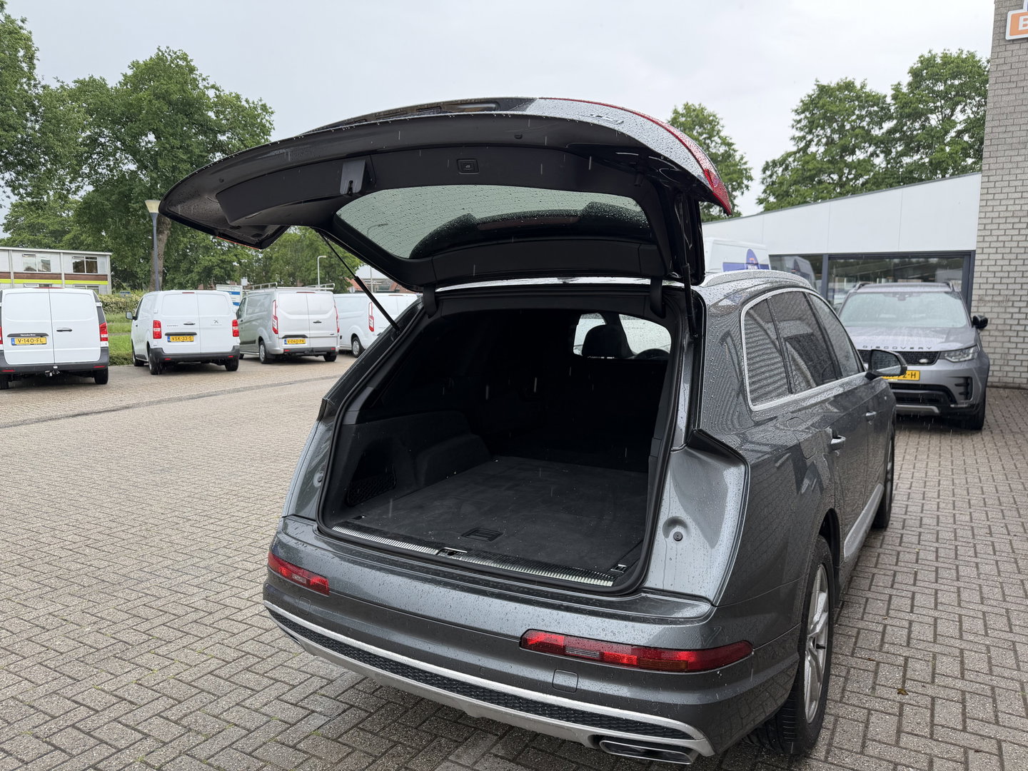 Audi Q7 3.0 TDI V6 272pk automaat quattro / 2 persoons / grijs kenteken / S-Line / euro 6 / vaste prijs rijklaar € 25.950 ex btw / cruise en climate control / leer alcantara