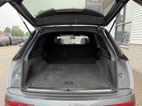 Audi Q7 3.0 TDI V6 272pk automaat quattro / 2 persoons / grijs kenteken / S-Line / euro 6 / vaste prijs rijklaar € 25.950 ex btw / cruise en climate control / leer alcantara