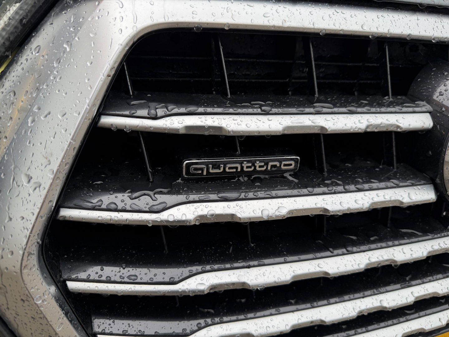 Audi Q7 3.0 TDI V6 272pk automaat quattro / 2 persoons / grijs kenteken / S-Line / euro 6 / vaste prijs rijklaar € 25.950 ex btw / cruise en climate control / leer alcantara
