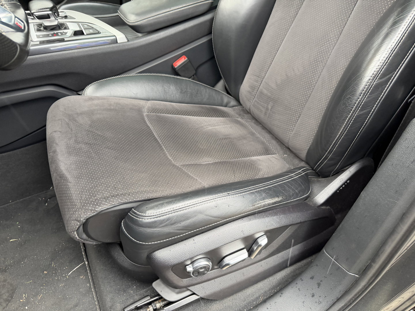 Audi Q7 3.0 TDI V6 272pk automaat quattro / 2 persoons / grijs kenteken / S-Line / euro 6 / vaste prijs rijklaar € 25.950 ex btw / cruise en climate control / leer alcantara