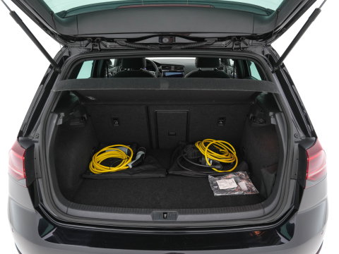 Volkswagen Golf 1.4 TSI PHEV GTE (Plug-in) (INCL-BTW) Aut. *PANO | ADAPTIVE-CRUISE | FULL-LED | DIGI-COCKPIT | BLINDSPOT | HEATED-SPORTSEATS | KEYLESS | NAVI-FULLMAP | AMBIENTLIGHT | SHIFTPADDLES | PRIVACY-GLASS | ECC | PDC | 18''ALU*