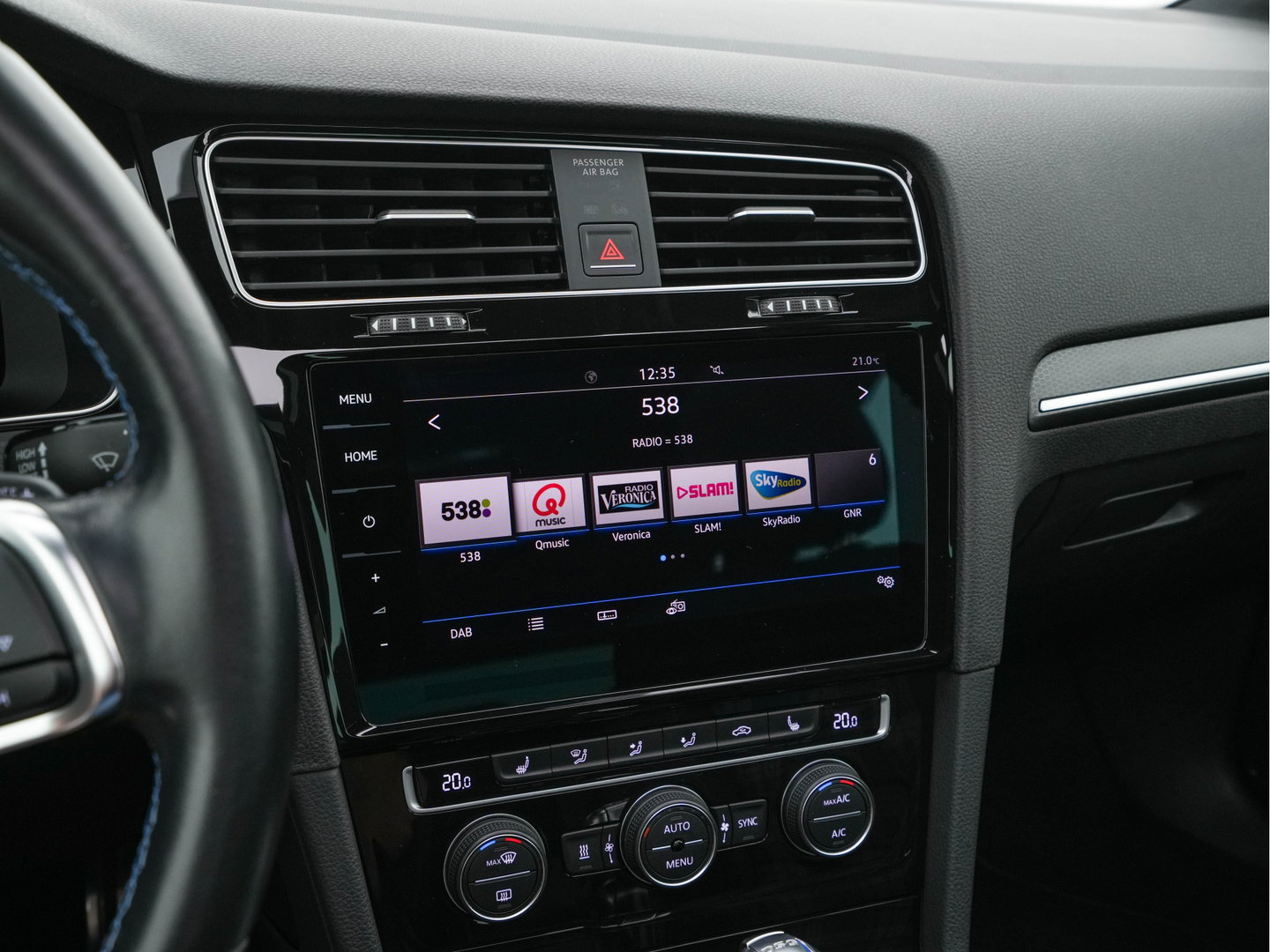 Volkswagen Golf 1.4 TSI PHEV GTE (Plug-in) (INCL-BTW) Aut. *PANO | ADAPTIVE-CRUISE | FULL-LED | DIGI-COCKPIT | BLINDSPOT | HEATED-SPORTSEATS | KEYLESS | NAVI-FULLMAP | AMBIENTLIGHT | SHIFTPADDLES | PRIVACY-GLASS | ECC | PDC | 18''ALU*