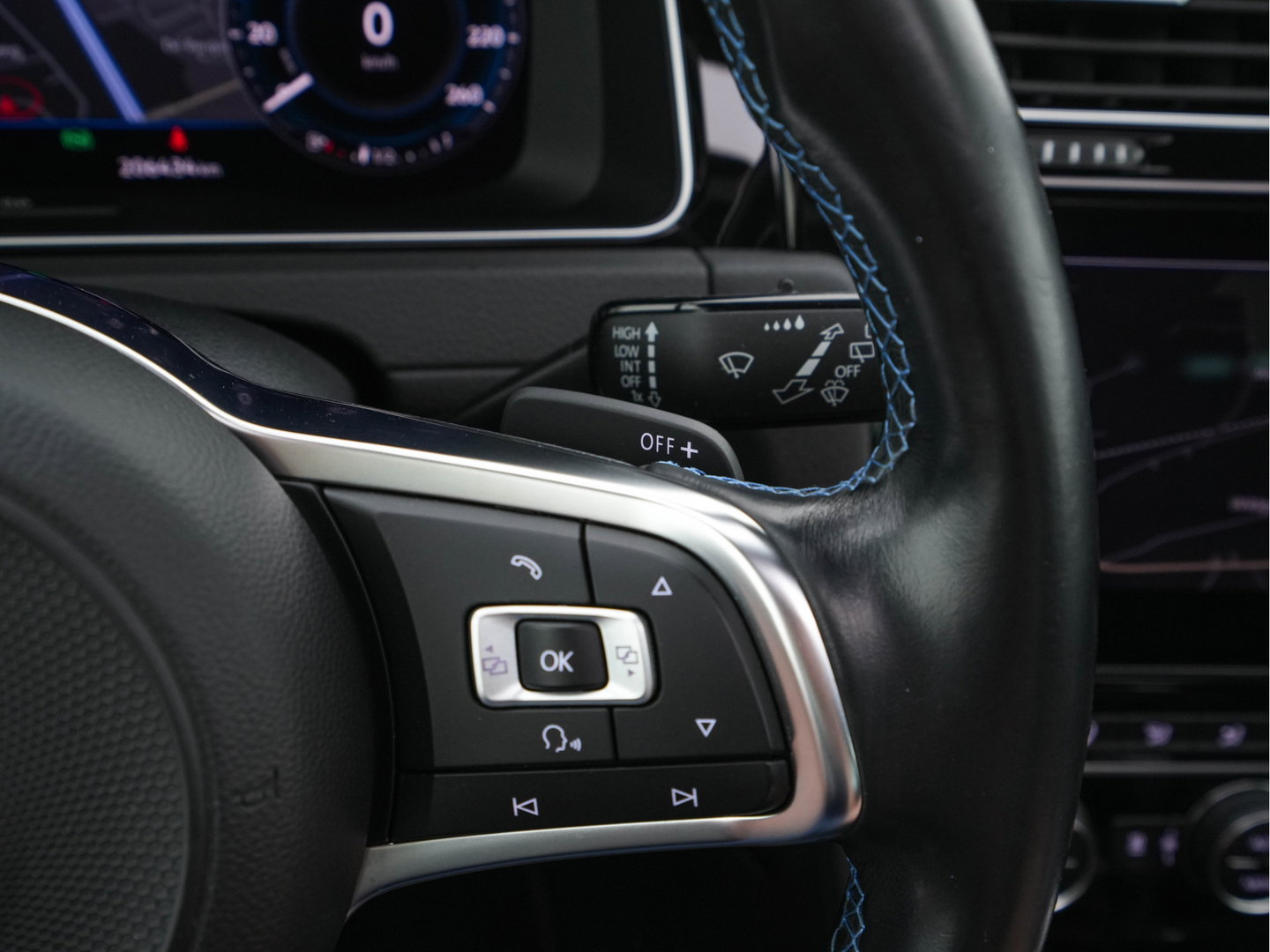 Volkswagen Golf 1.4 TSI PHEV GTE (Plug-in) (INCL-BTW) Aut. *PANO | ADAPTIVE-CRUISE | FULL-LED | DIGI-COCKPIT | BLINDSPOT | HEATED-SPORTSEATS | KEYLESS | NAVI-FULLMAP | AMBIENTLIGHT | SHIFTPADDLES | PRIVACY-GLASS | ECC | PDC | 18''ALU*