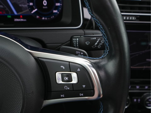 Volkswagen Golf 1.4 TSI PHEV GTE (Plug-in) (INCL-BTW) Aut. *PANO | ADAPTIVE-CRUISE | FULL-LED | DIGI-COCKPIT | BLINDSPOT | HEATED-SPORTSEATS | KEYLESS | NAVI-FULLMAP | AMBIENTLIGHT | SHIFTPADDLES | PRIVACY-GLASS | ECC | PDC | 18''ALU*