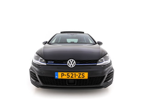 Volkswagen Golf 1.4 TSI PHEV GTE (Plug-in) (INCL-BTW) Aut. *PANO | ADAPTIVE-CRUISE | FULL-LED | DIGI-COCKPIT | BLINDSPOT | HEATED-SPORTSEATS | KEYLESS | NAVI-FULLMAP | AMBIENTLIGHT | SHIFTPADDLES | PRIVACY-GLASS | ECC | PDC | 18''ALU*