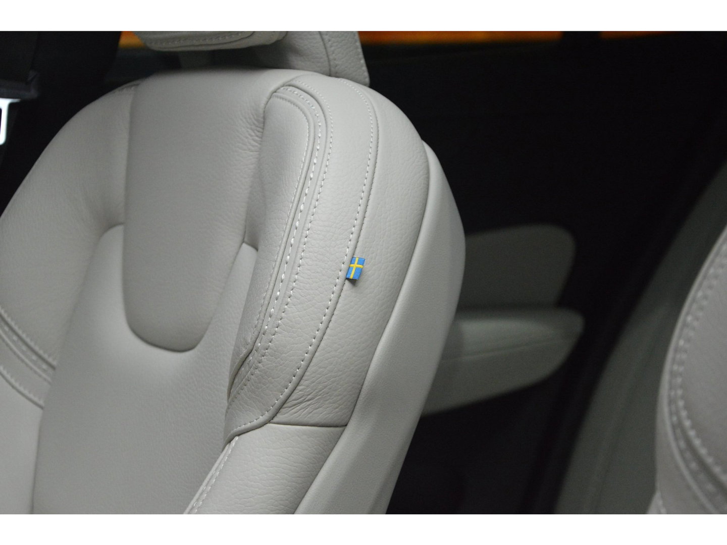 Volvo V60 Cross Country D4 AWD Intro Edition | Head-Up | Panoramadak | Harman/Kardon | Stoel + Stuur Verwarming | BLIS |