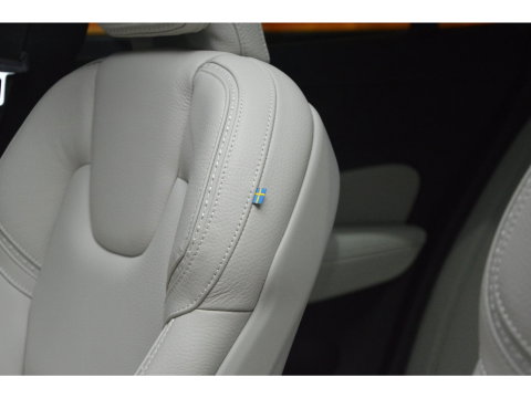 Volvo V60 Cross Country D4 AWD Intro Edition | Head-Up | Panoramadak | Harman/Kardon | Stoel + Stuur Verwarming | BLIS |