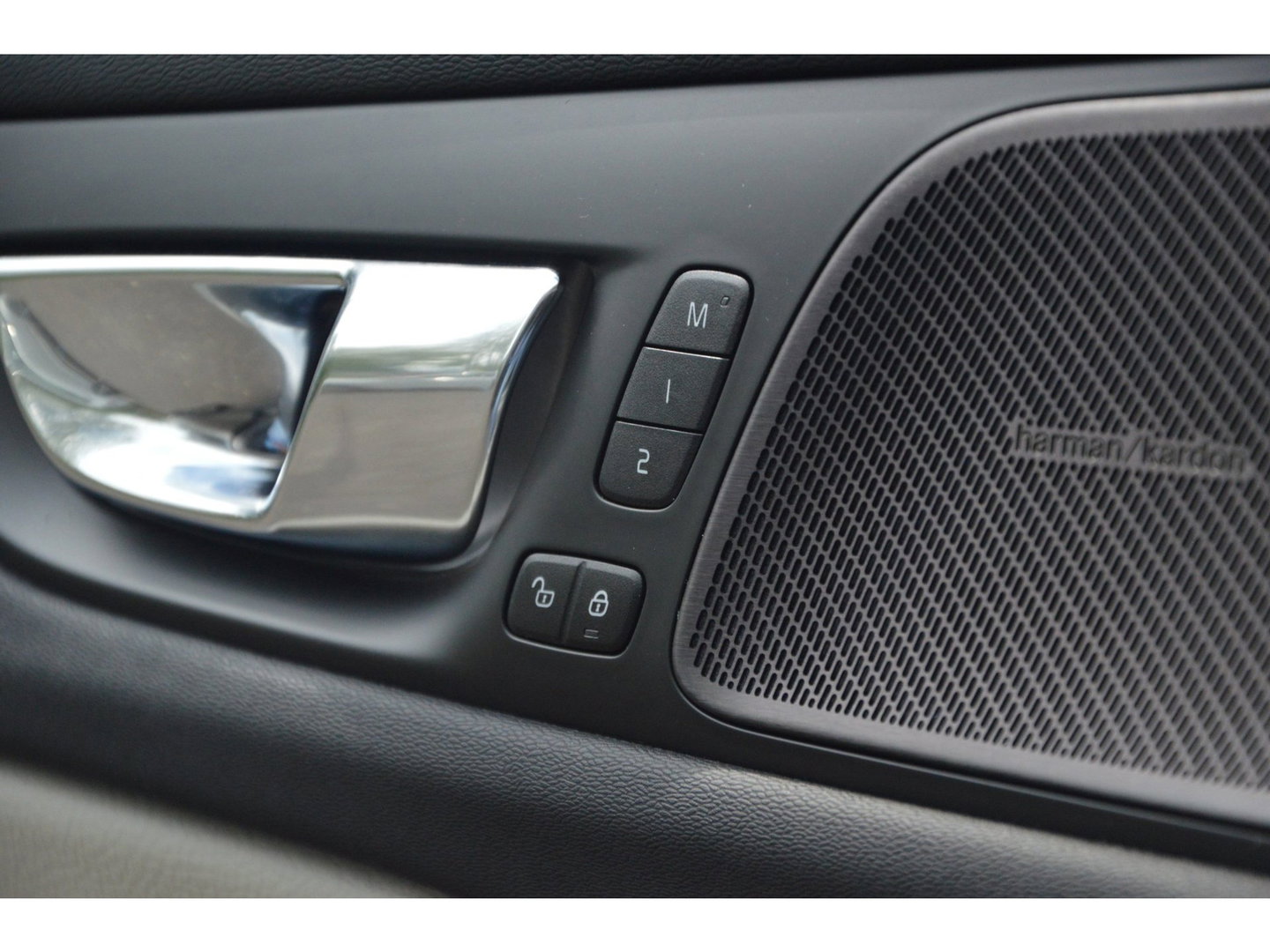 Volvo V60 Cross Country D4 AWD Intro Edition | Head-Up | Panoramadak | Harman/Kardon | Stoel + Stuur Verwarming | BLIS |