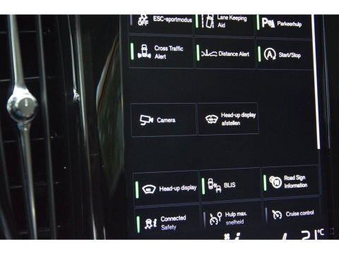 Volvo V60 Cross Country D4 AWD Intro Edition | Head-Up | Panoramadak | Harman/Kardon | Stoel + Stuur Verwarming | BLIS |