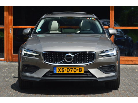 Volvo V60 Cross Country D4 AWD Intro Edition | Head-Up | Panoramadak | Harman/Kardon | Stoel + Stuur Verwarming | BLIS |