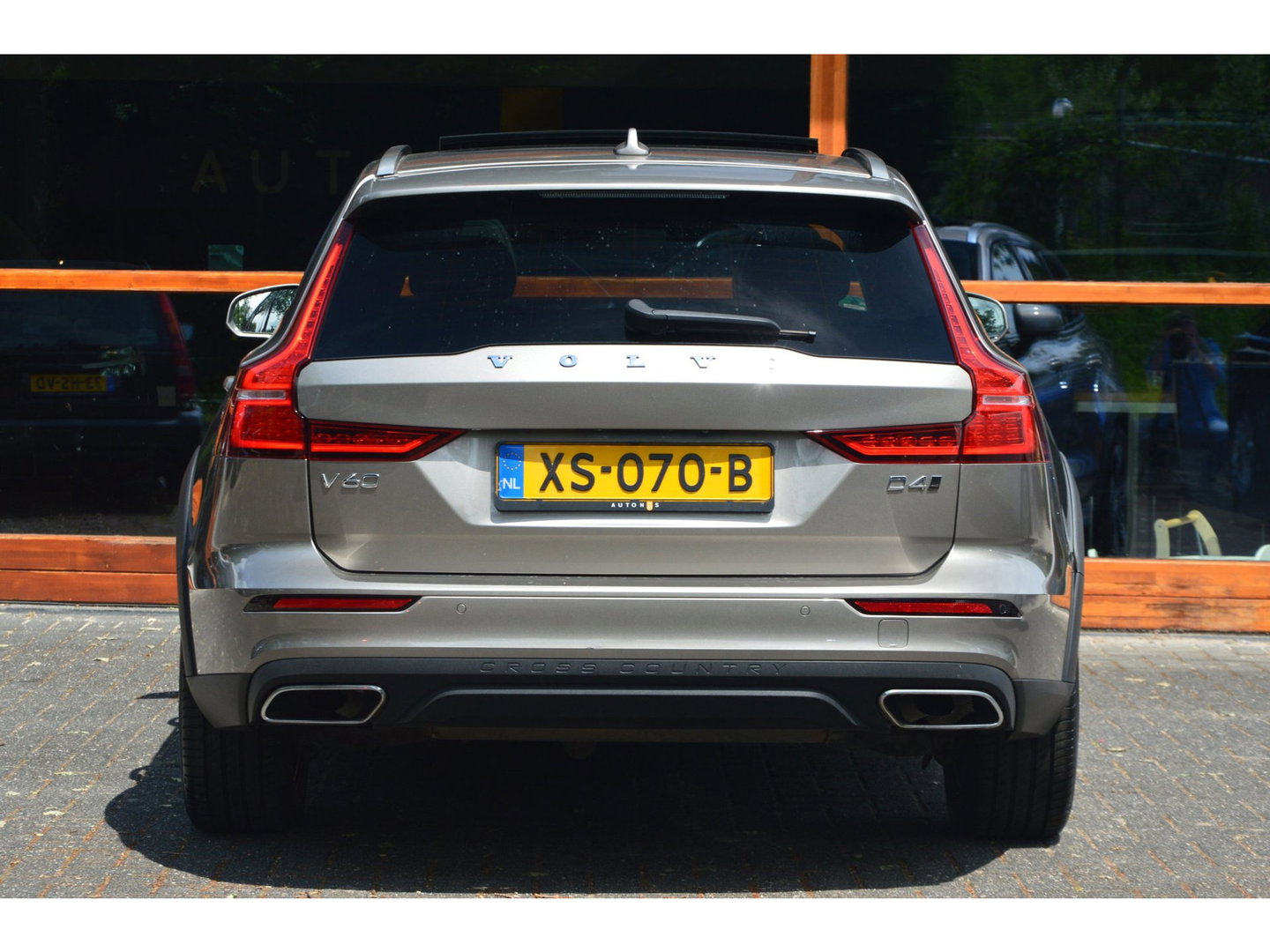 Volvo V60 Cross Country D4 AWD Intro Edition | Head-Up | Panoramadak | Harman/Kardon | Stoel + Stuur Verwarming | BLIS |