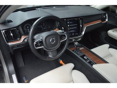 Volvo V60 Cross Country D4 AWD Intro Edition | Head-Up | Panoramadak | Harman/Kardon | Stoel + Stuur Verwarming | BLIS |
