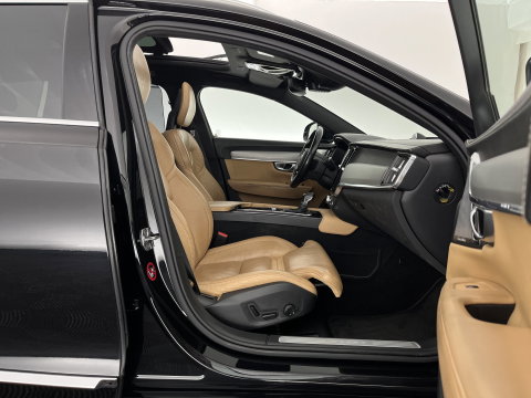 Volvo V90 2.0 D5 AWD Inscription Aut. *PANO | LEATHER | FULL-LED | BOWERS&WILKINS | MEMORY-PACK | BLIS | HEAD-UP | CAMERA | KEYLESS | DIGI-COCKPIT | NAVI-FULLMAP | PRIVACY-GLASS | HEATED/VENTILATED-SPORTSEATS | TOWBAR | 20''