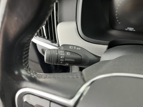 Volvo V90 2.0 D5 AWD Inscription Aut. *PANO | LEATHER | FULL-LED | BOWERS&WILKINS | MEMORY-PACK | BLIS | HEAD-UP | CAMERA | KEYLESS | DIGI-COCKPIT | NAVI-FULLMAP | PRIVACY-GLASS | HEATED/VENTILATED-SPORTSEATS | TOWBAR | 20''