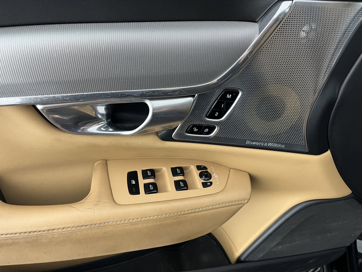 Volvo V90 2.0 D5 AWD Inscription Aut. *PANO | LEATHER | FULL-LED | BOWERS&WILKINS | MEMORY-PACK | BLIS | HEAD-UP | CAMERA | KEYLESS | DIGI-COCKPIT | NAVI-FULLMAP | PRIVACY-GLASS | HEATED/VENTILATED-SPORTSEATS | TOWBAR | 20''