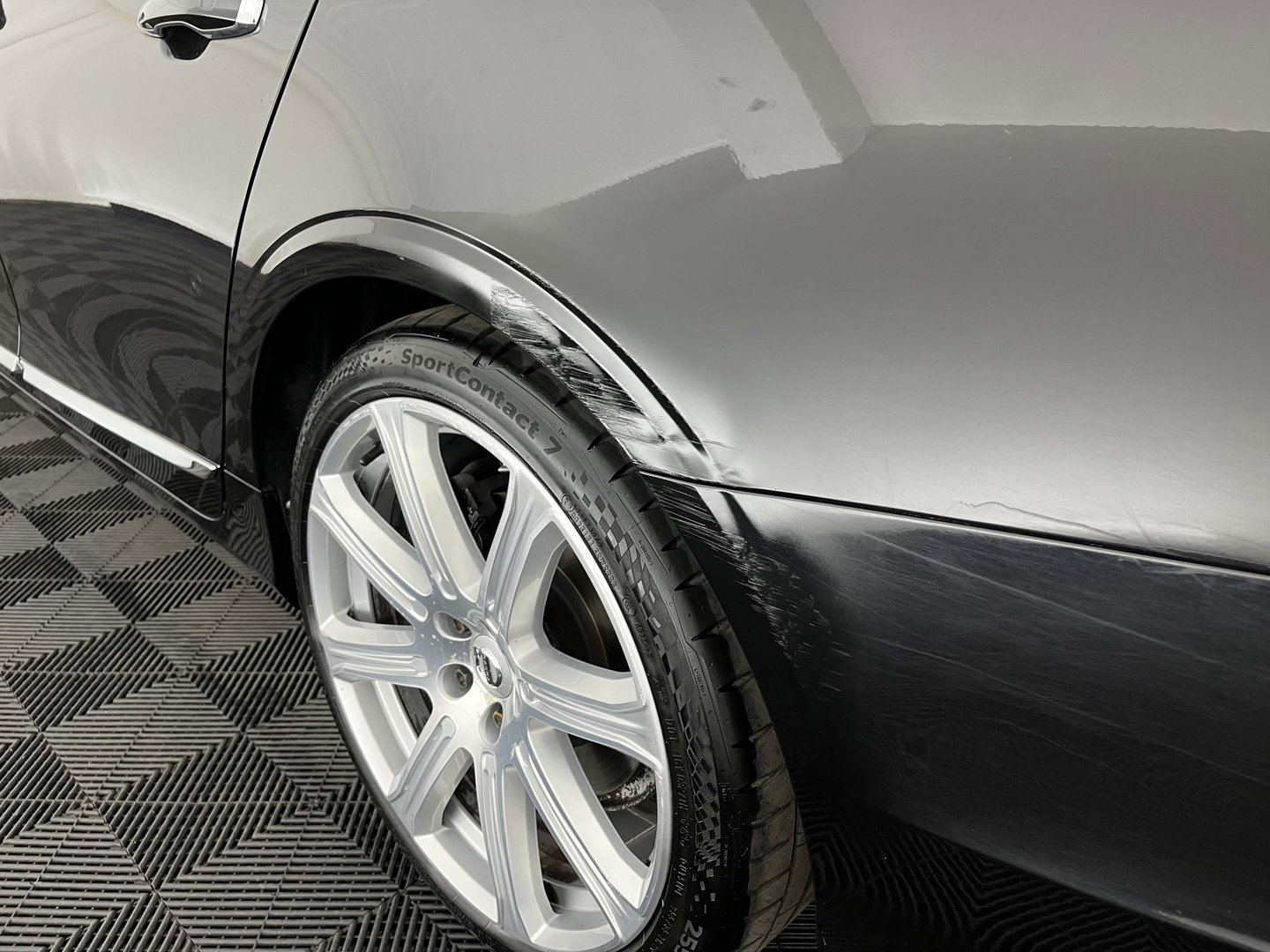 Volvo V90 2.0 D5 AWD Inscription Aut. *PANO | LEATHER | FULL-LED | BOWERS&WILKINS | MEMORY-PACK | BLIS | HEAD-UP | CAMERA | KEYLESS | DIGI-COCKPIT | NAVI-FULLMAP | PRIVACY-GLASS | HEATED/VENTILATED-SPORTSEATS | TOWBAR | 20''