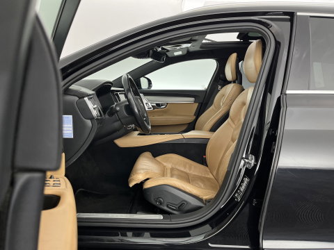 Volvo V90 2.0 D5 AWD Inscription Aut. *PANO | LEATHER | FULL-LED | BOWERS&WILKINS | MEMORY-PACK | BLIS | HEAD-UP | CAMERA | KEYLESS | DIGI-COCKPIT | NAVI-FULLMAP | PRIVACY-GLASS | HEATED/VENTILATED-SPORTSEATS | TOWBAR | 20''