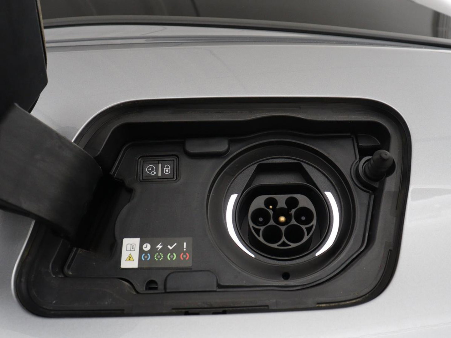 Peugeot 3008 1.6 HYbrid 225 Allure | SOH 97,7% | Half leder | Carplay | Camera | Navigatie | Side Assist | Cruise control | Bluetooth | Climate control | 18'' | Parkeerhulp | PHEV | Plug In