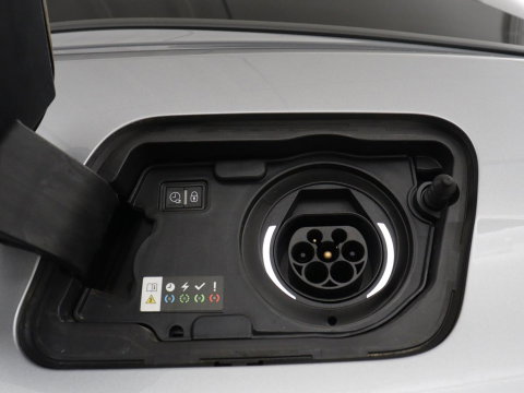 Peugeot 3008 1.6 HYbrid 225 Allure | SOH 97,7% | Half leder | Carplay | Camera | Navigatie | Side Assist | Cruise control | Bluetooth | Climate control | 18'' | Parkeerhulp | PHEV | Plug In