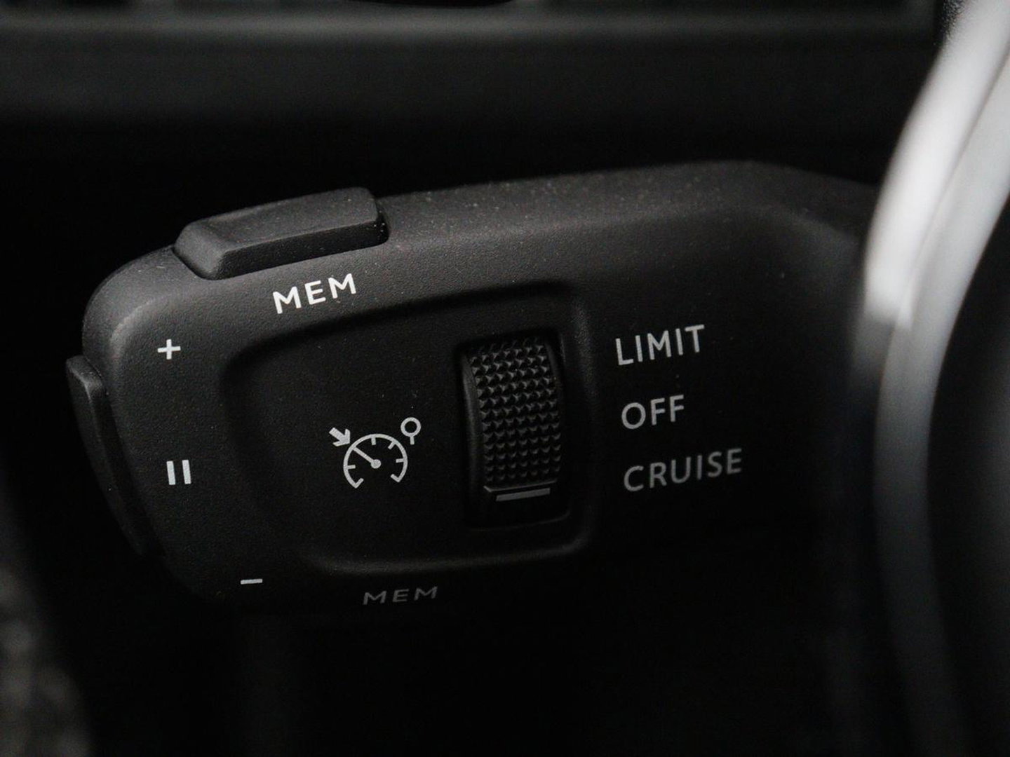 Peugeot 3008 1.6 HYbrid 225 Allure | SOH 97,7% | Half leder | Carplay | Camera | Navigatie | Side Assist | Cruise control | Bluetooth | Climate control | 18'' | Parkeerhulp | PHEV | Plug In