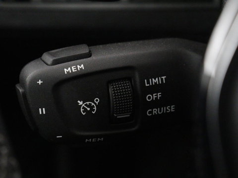 Peugeot 3008 1.6 HYbrid 225 Allure | SOH 97,7% | Half leder | Carplay | Camera | Navigatie | Side Assist | Cruise control | Bluetooth | Climate control | 18'' | Parkeerhulp | PHEV | Plug In