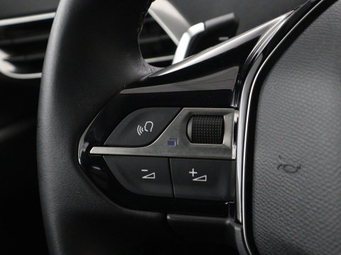 Peugeot 3008 1.6 HYbrid 225 Allure | SOH 97,7% | Half leder | Carplay | Camera | Navigatie | Side Assist | Cruise control | Bluetooth | Climate control | 18'' | Parkeerhulp | PHEV | Plug In