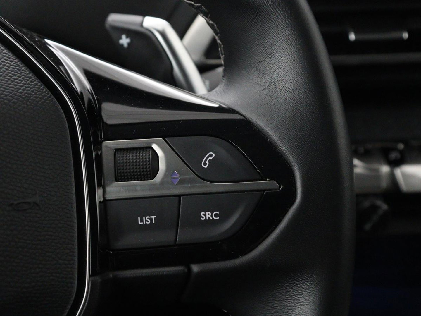 Peugeot 3008 1.6 HYbrid 225 Allure | SOH 97,7% | Half leder | Carplay | Camera | Navigatie | Side Assist | Cruise control | Bluetooth | Climate control | 18'' | Parkeerhulp | PHEV | Plug In
