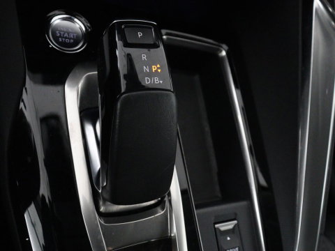 Peugeot 3008 1.6 HYbrid 225 Allure | SOH 97,7% | Half leder | Carplay | Camera | Navigatie | Side Assist | Cruise control | Bluetooth | Climate control | 18'' | Parkeerhulp | PHEV | Plug In