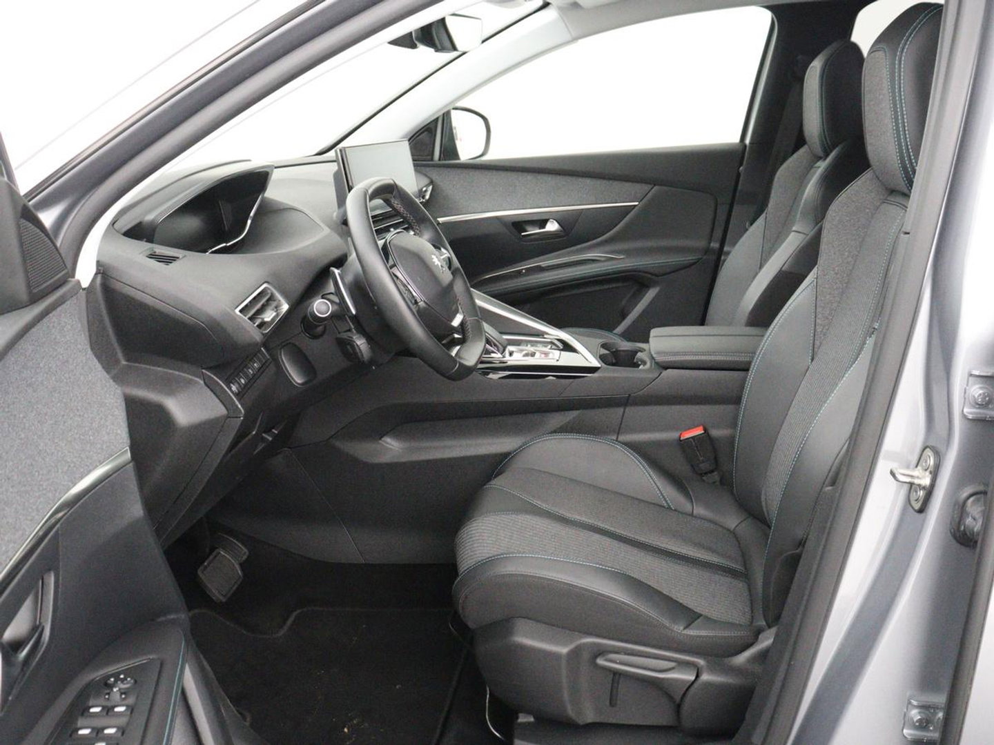 Peugeot 3008 1.6 HYbrid 225 Allure | SOH 97,7% | Half leder | Carplay | Camera | Navigatie | Side Assist | Cruise control | Bluetooth | Climate control | 18'' | Parkeerhulp | PHEV | Plug In