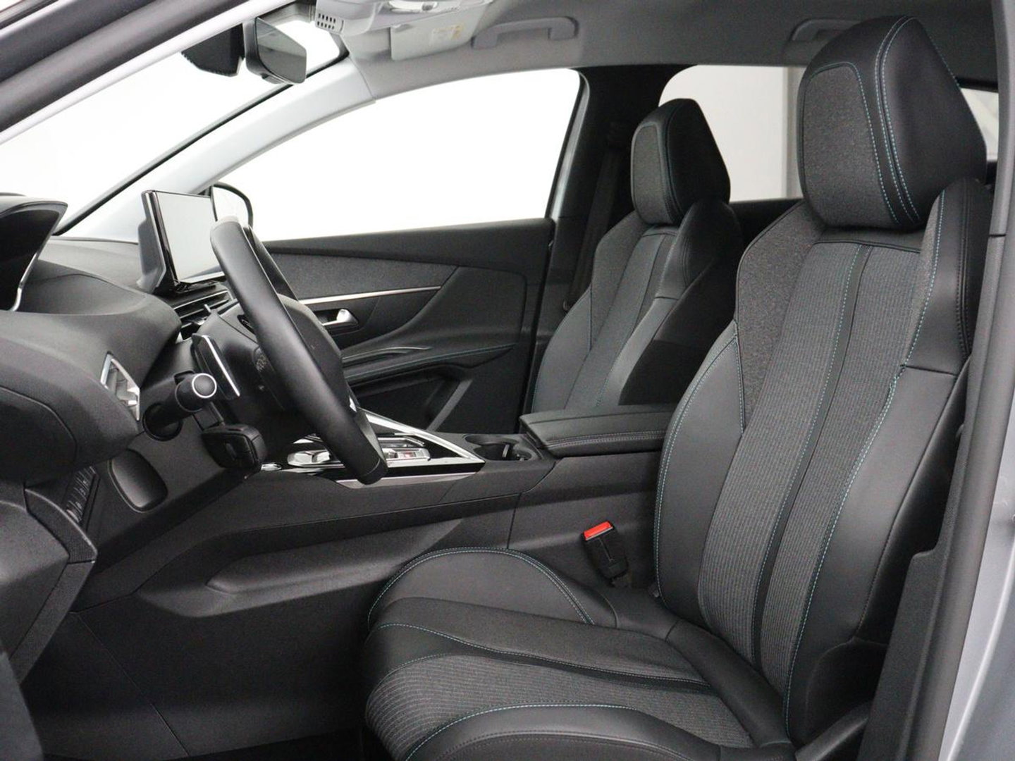 Peugeot 3008 1.6 HYbrid 225 Allure | SOH 97,7% | Half leder | Carplay | Camera | Navigatie | Side Assist | Cruise control | Bluetooth | Climate control | 18'' | Parkeerhulp | PHEV | Plug In