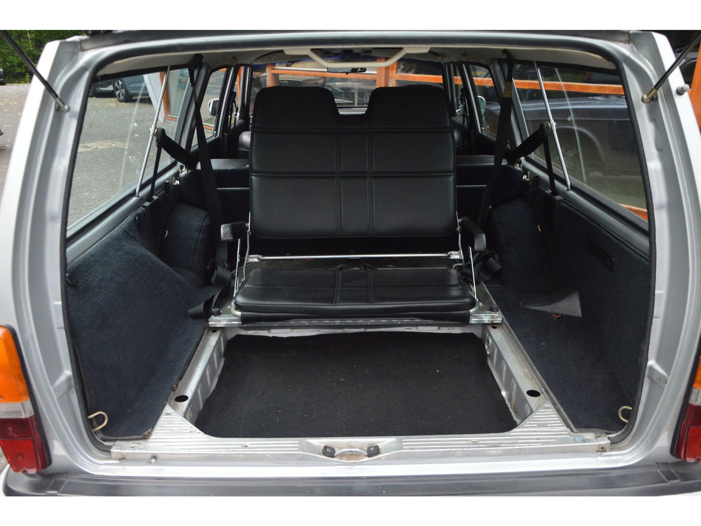 Volvo 265 GL Origineel Nederlands | 7 persoons | Automaat| Derde eigenaar | Leder | Stoelverwarming | UNIEK