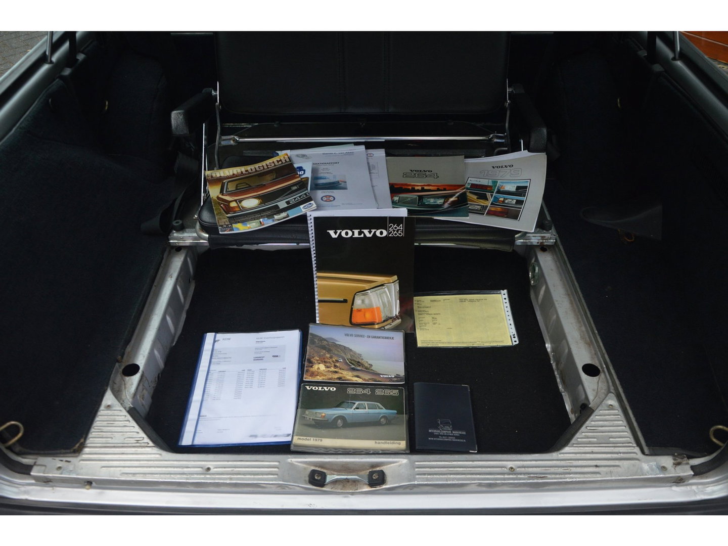 Volvo 265 GL Origineel Nederlands | 7 persoons | Automaat| Derde eigenaar | Leder | Stoelverwarming | UNIEK