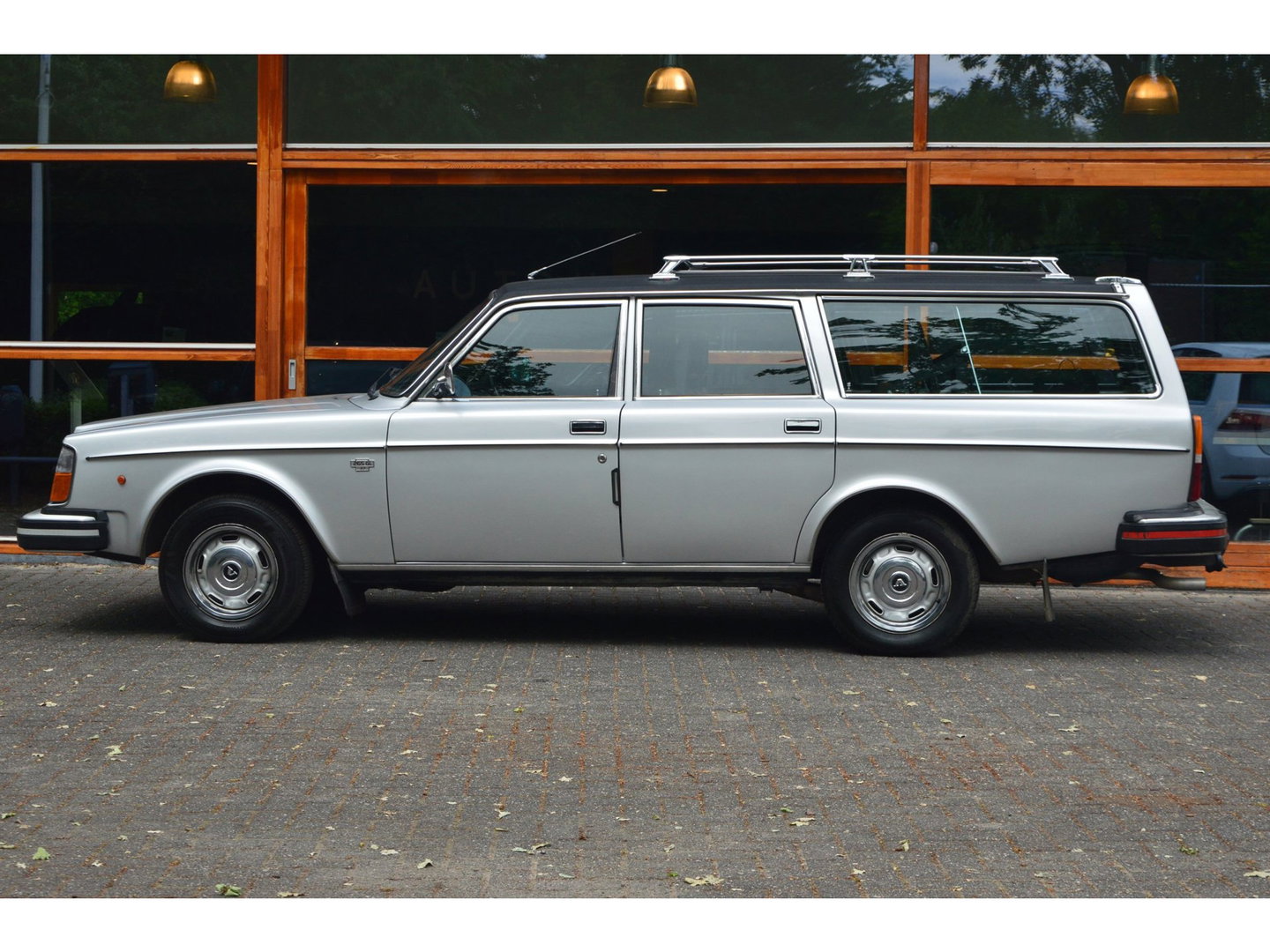 Volvo 265 GL Origineel Nederlands | 7 persoons | Automaat| Derde eigenaar | Leder | Stoelverwarming | UNIEK