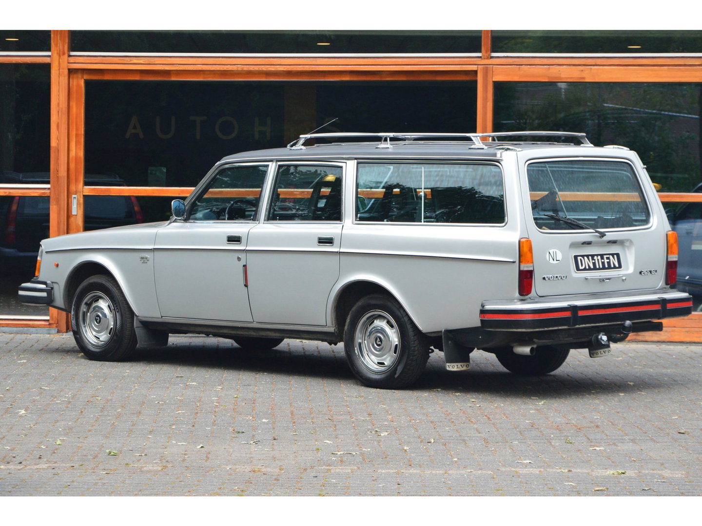 Volvo 265 GL Origineel Nederlands | 7 persoons | Automaat| Derde eigenaar | Leder | Stoelverwarming | UNIEK