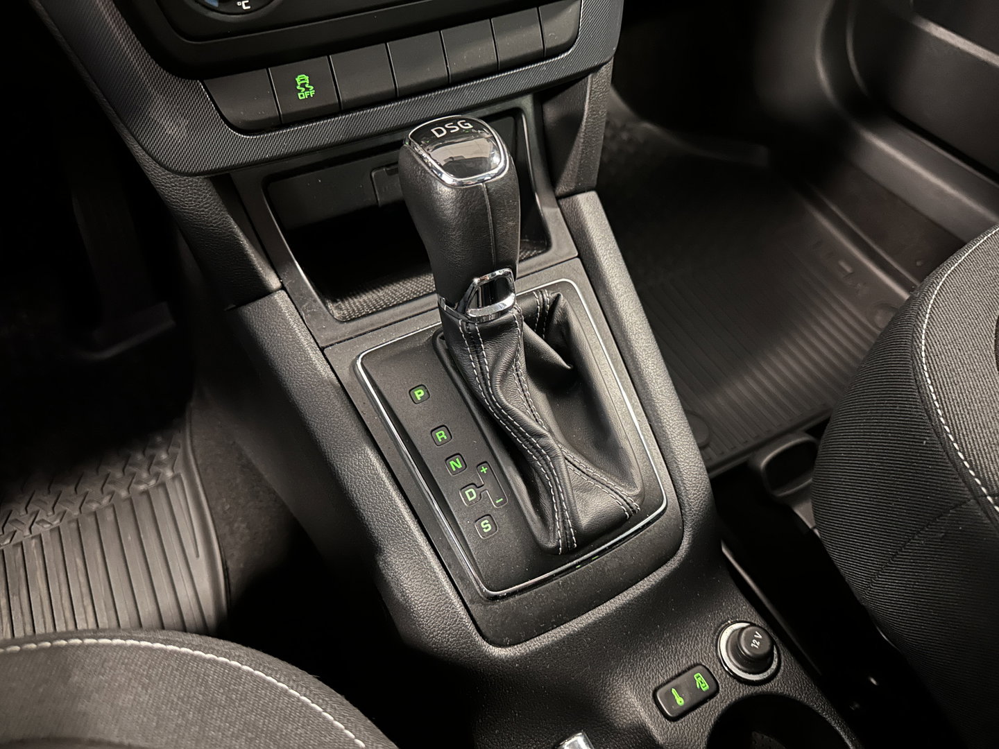 Škoda Yeti 1.2 TSI Adventure | Origineel Nederlands | Automaat | Cruise Control | Trekhaak | Parkeersensoren Achter | Bluetooth | Airconditioning | Isofix |
