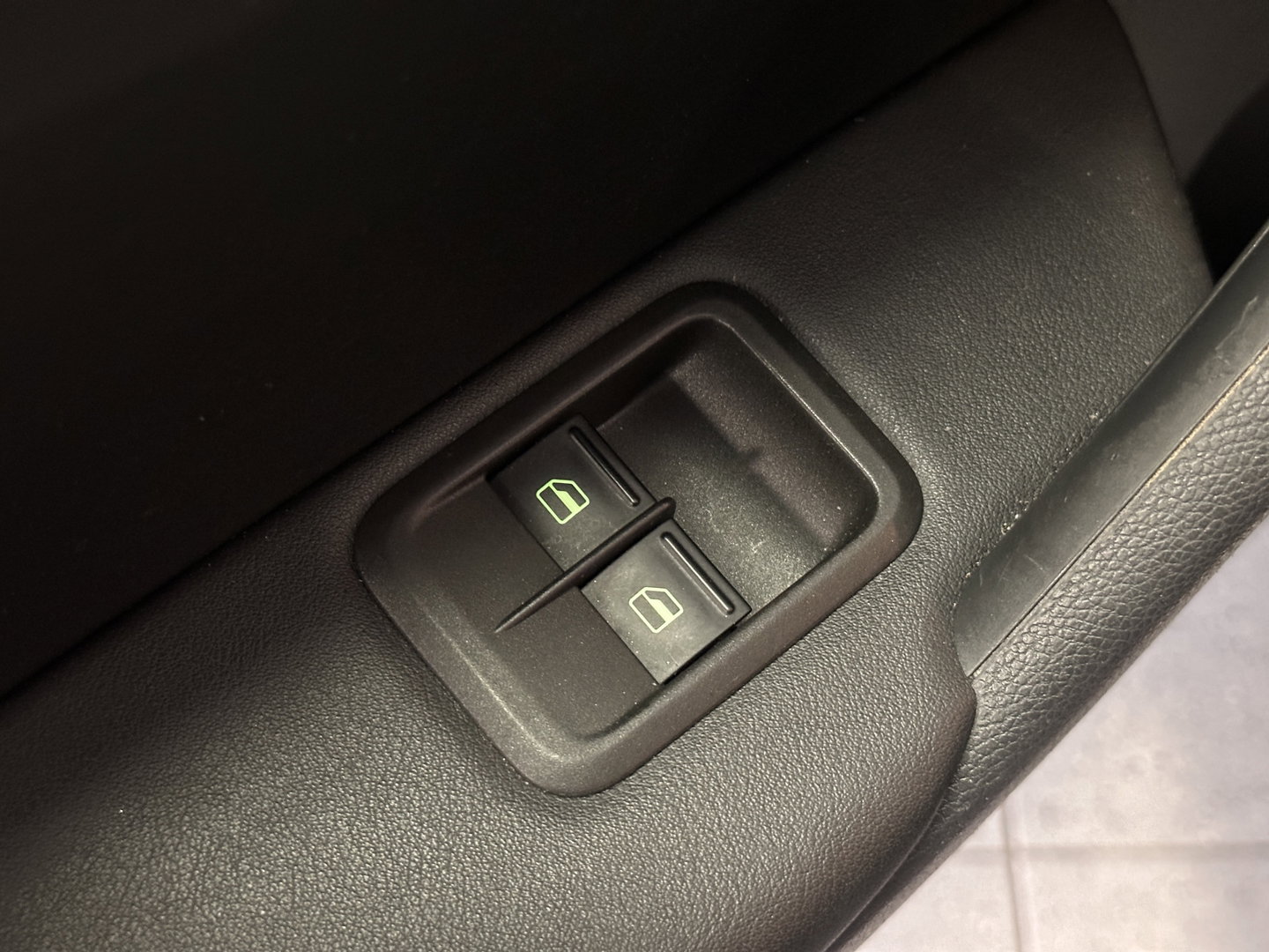 Škoda Yeti 1.2 TSI Adventure | Origineel Nederlands | Automaat | Cruise Control | Trekhaak | Parkeersensoren Achter | Bluetooth | Airconditioning | Isofix |