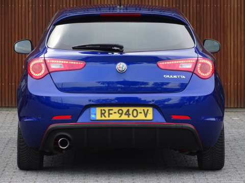 Alfa Romeo Giulietta 1.4 T 170PK MultiAir Super / luxe pakket / LED *NAP*