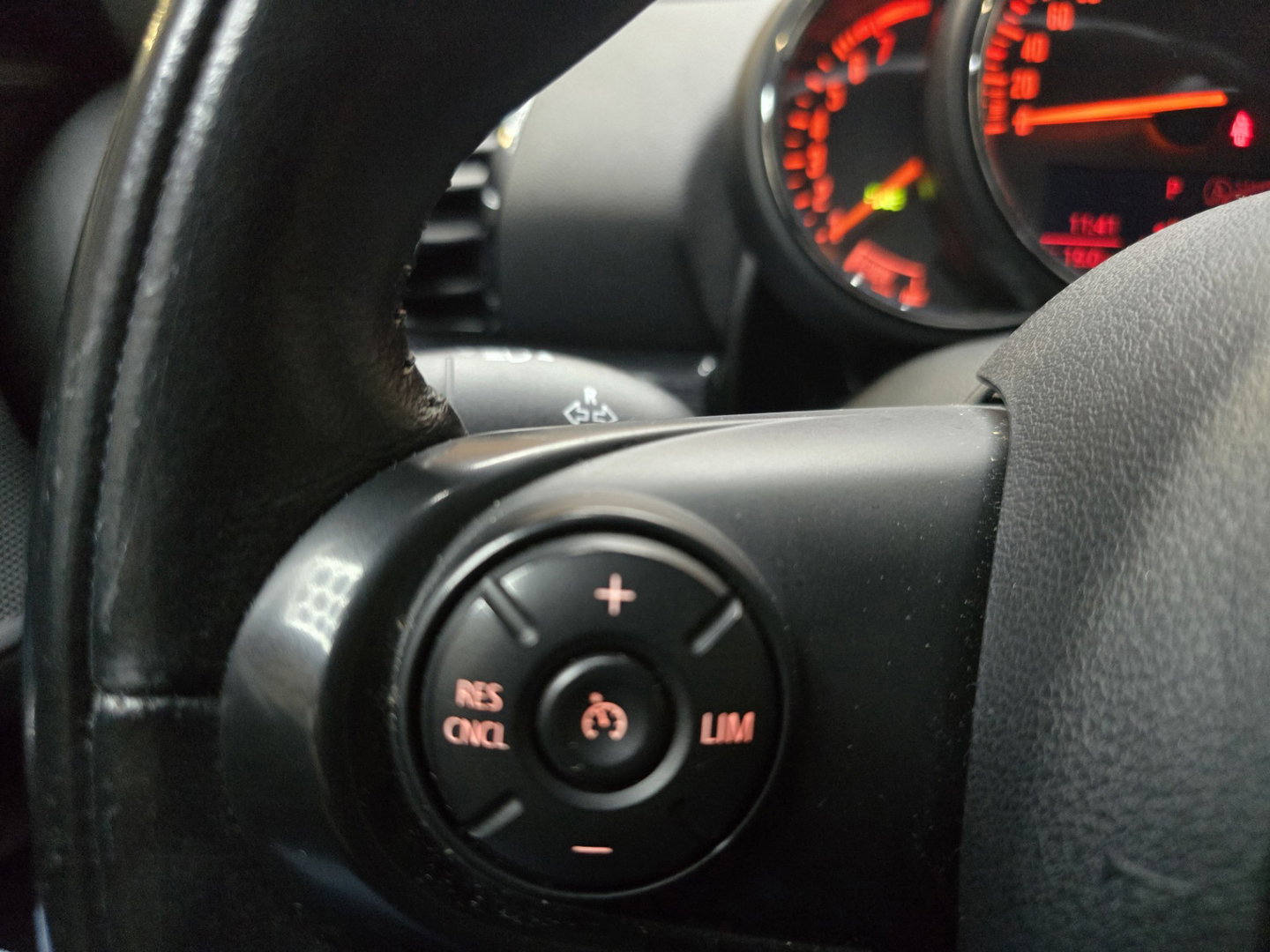 MINI Clubman 2.0 Cooper S Chili Serious Business FULL LED Navi Clima Cruise 18"LM