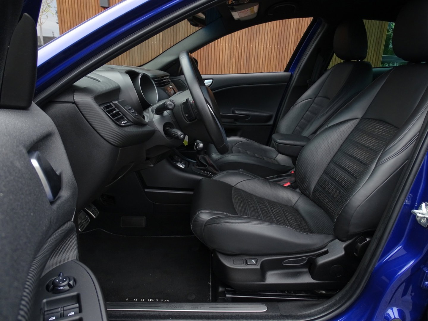 Alfa Romeo Giulietta 1.4 T 170PK MultiAir Super / luxe pakket / LED *NAP*