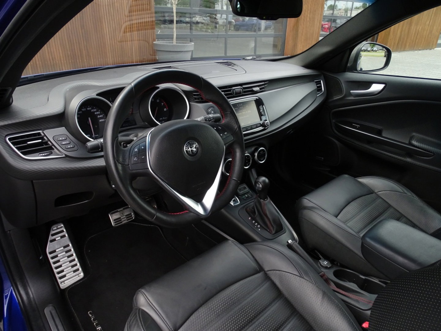 Alfa Romeo Giulietta 1.4 T 170PK MultiAir Super / luxe pakket / LED *NAP*