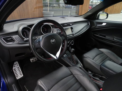 Alfa Romeo Giulietta 1.4 T 170PK MultiAir Super / luxe pakket / LED *NAP*