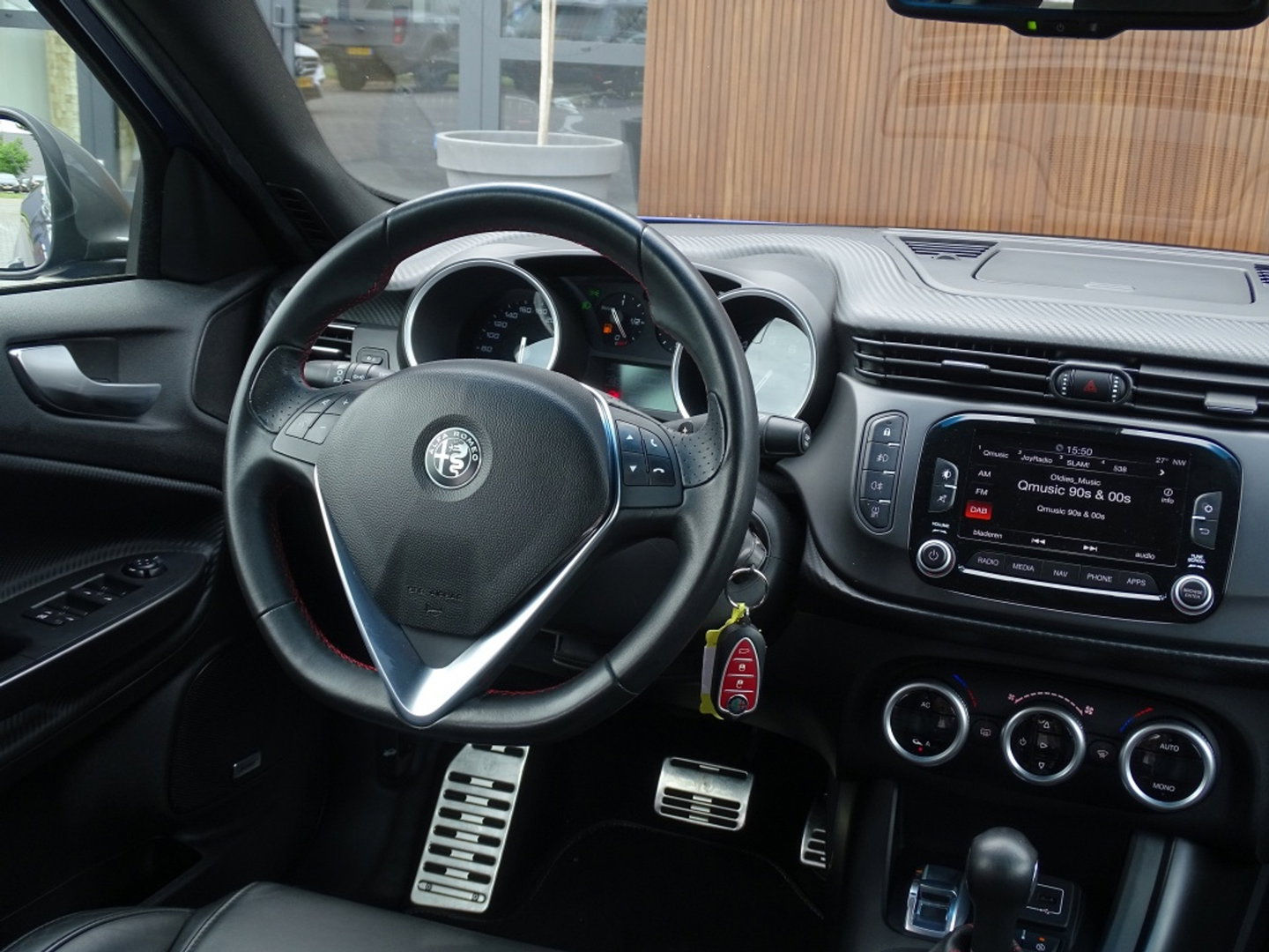 Alfa Romeo Giulietta 1.4 T 170PK MultiAir Super / luxe pakket / LED *NAP*