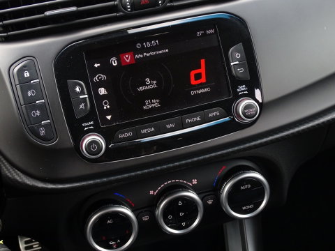 Alfa Romeo Giulietta 1.4 T 170PK MultiAir Super / luxe pakket / LED *NAP*