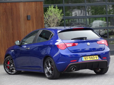 Alfa Romeo Giulietta 1.4 T 170PK MultiAir Super / luxe pakket / LED *NAP*