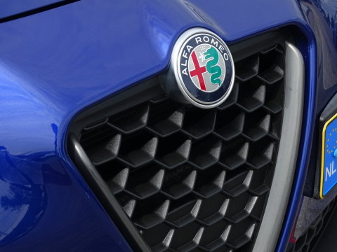 Alfa Romeo Giulietta 1.4 T 170PK MultiAir Super / luxe pakket / LED *NAP*