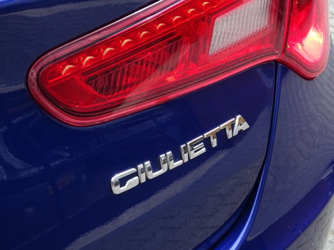 Alfa Romeo Giulietta 1.4 T 170PK MultiAir Super / luxe pakket / LED *NAP*