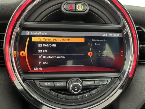MINI Electric Yours 33 kWh [ 3-Fase ] {SOH-97%} (INCL-BTW) Aut. *HEATPUMP | PANO | LEATHER | DIGI-COCKPIT | HEAD-UP | FULL-LED | NAVI-FULLMAP | HEATED-SPORTSEATS | DAB | CRUISE | HARMAN/KARDON | CAMERA | KEYLESS | AMBIENTLIGHT | 17"ALU*